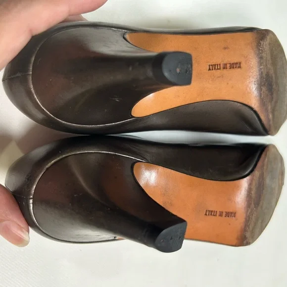 Vintage Salvatore Ferragamo two tone metallic pointed toe heels - Picture 7 of 10